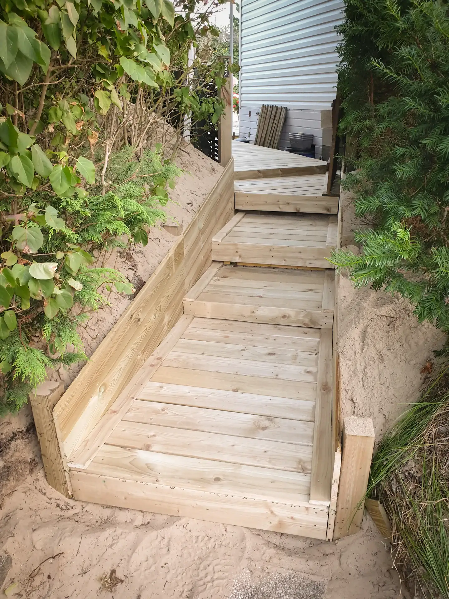 Escalier et terrasse en bois de sapin autoclave classe 4